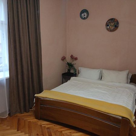 Бюджетная Квартира На Леси Украинки Lviv Exterior foto